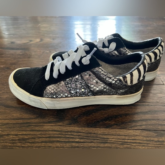 VINTAGE HAVANA Womens
Medium Low Top Player Lace-Up Athletic Sneakers - Picture 9 of 13